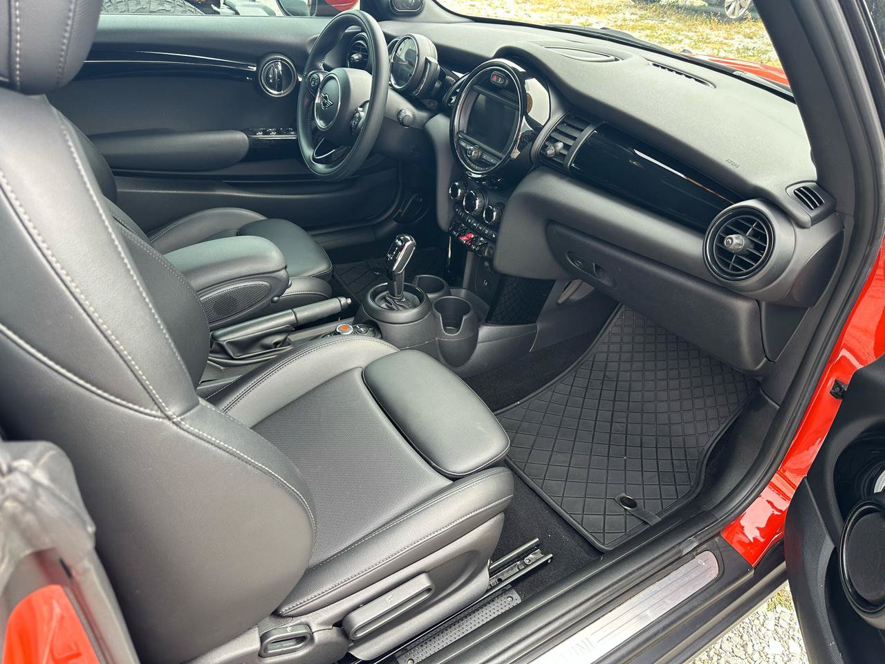 Used 2020 MINI Cooper Convertible w/ Premium Package FWD image 29
