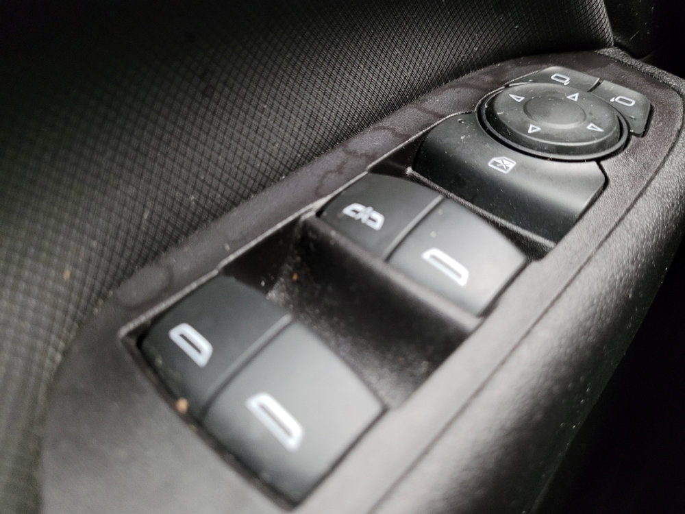 Used 2022 Chevrolet Equinox RS w/ LPO, Floor Liner Package image 27