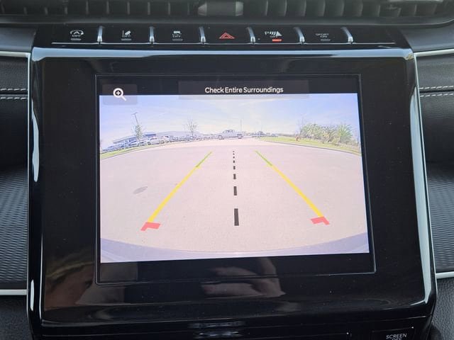 Used 2024 Jeep Grand Cherokee Laredo RWD image 18