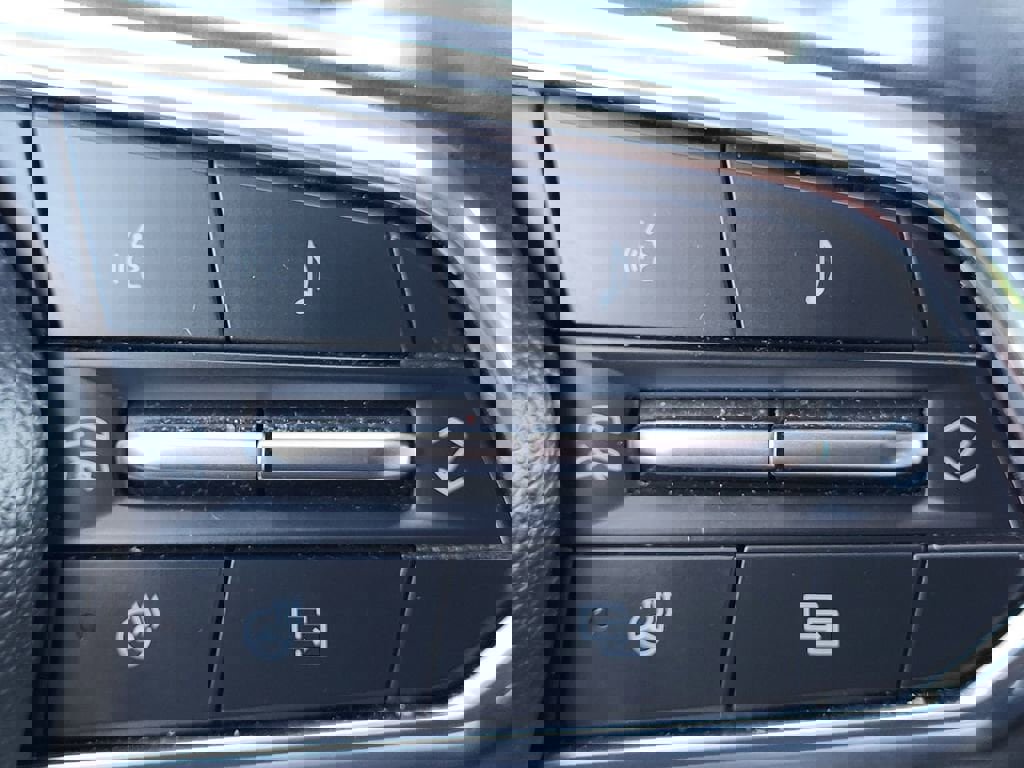 Certified 2025 Chevrolet Equinox LT w/ Convenience Package II FWD image 12