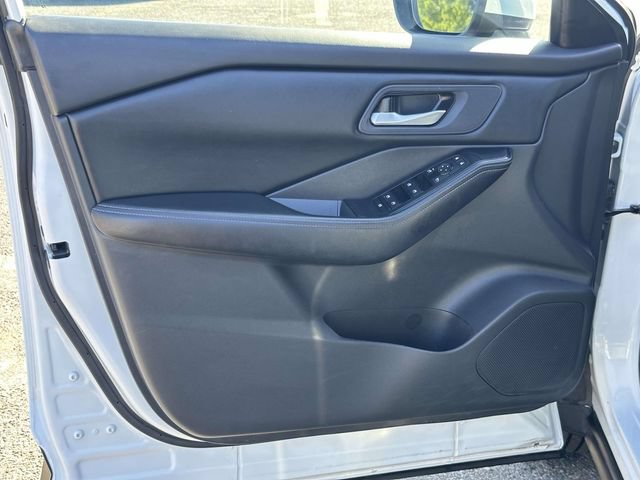 Used 2024 Nissan Rogue SV FWD image 15