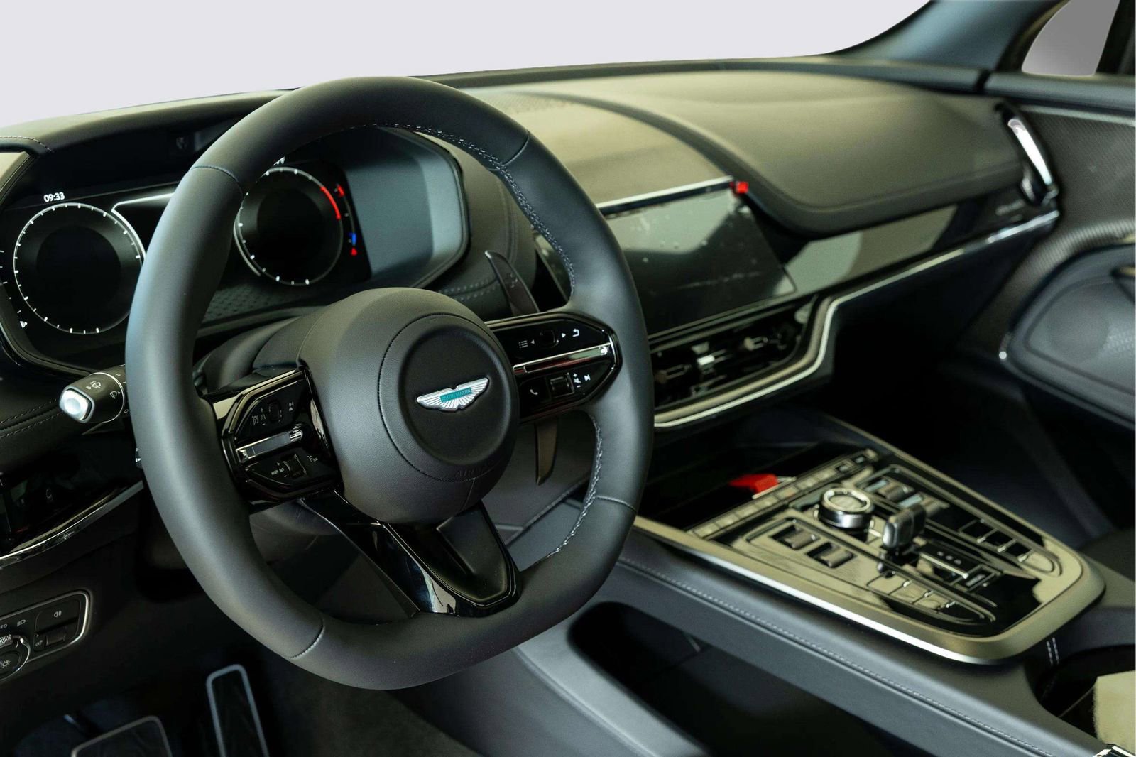 New 2026 Aston Martin DBX S image 30