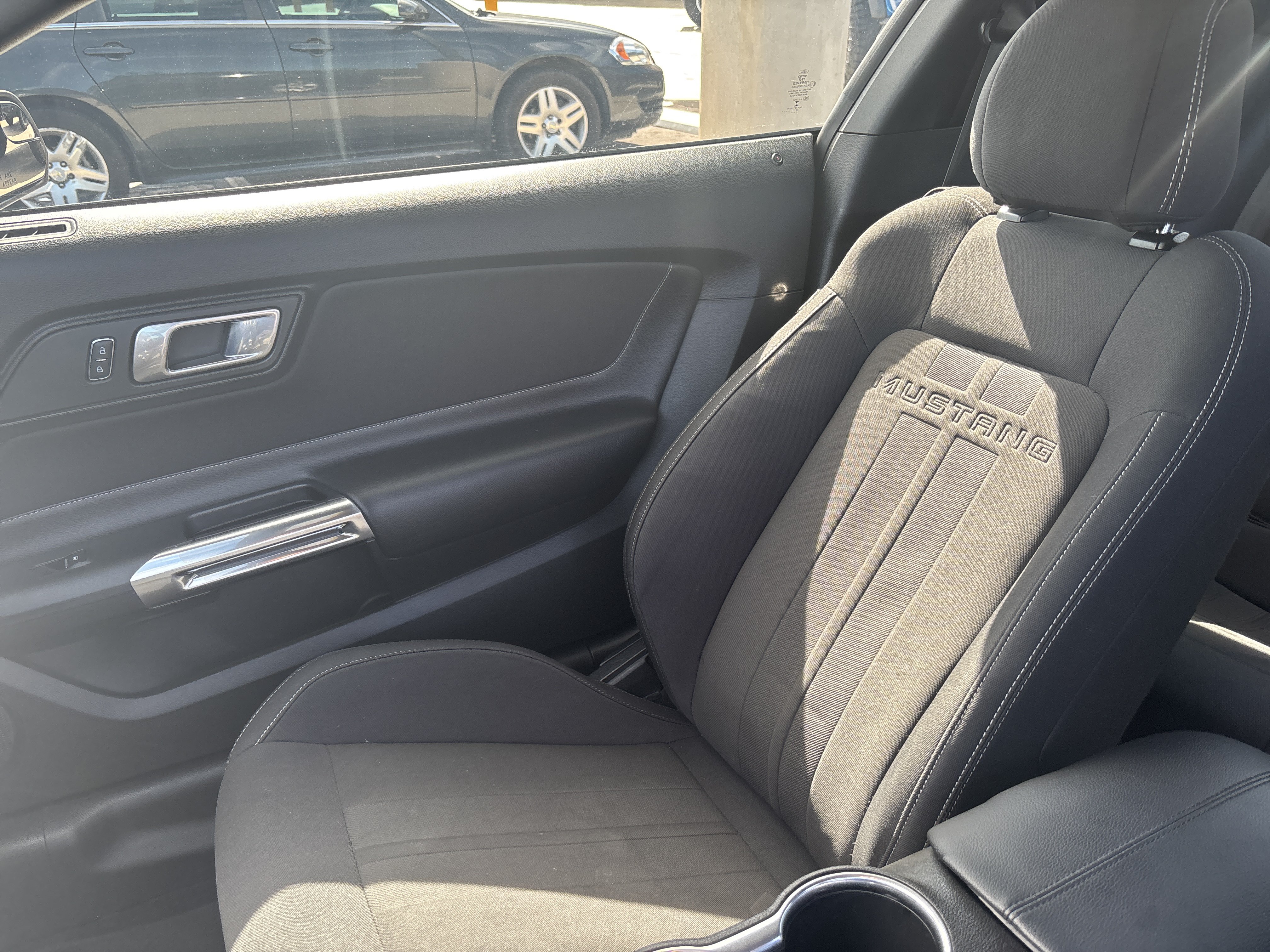 Used 2019 Ford Mustang Coupe RWD image 25
