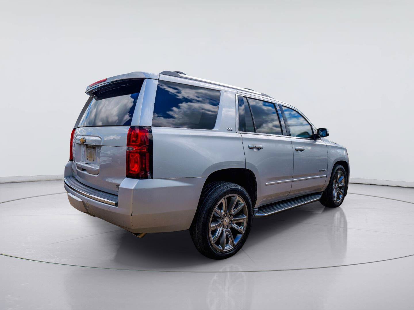 Used 2015 Chevrolet Tahoe LTZ RWD image 14
