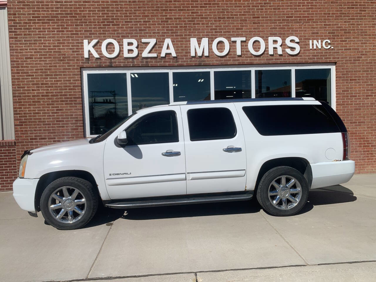 Used 2007 GMC Yukon XL Denali image 1