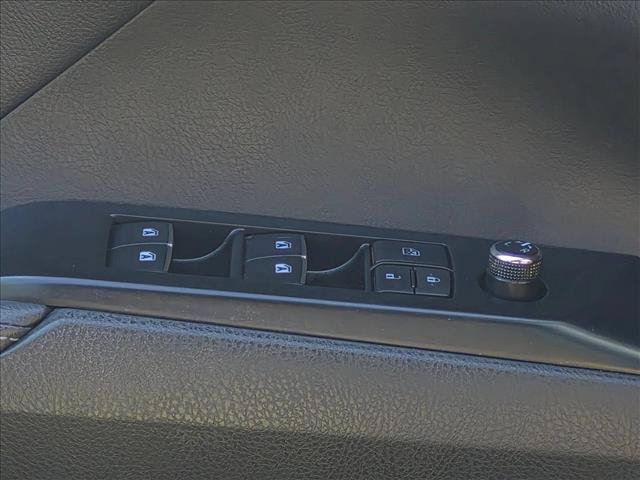 Used 2020 Toyota Camry XSE FWD image 3