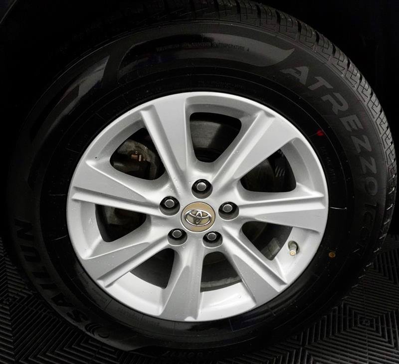 Used 2011 Toyota Highlander SE w/ Tow Pkg AWD/4WD image 3