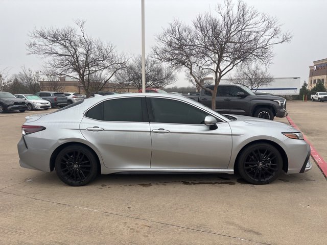 Used 2022 Toyota Camry XSE image 4