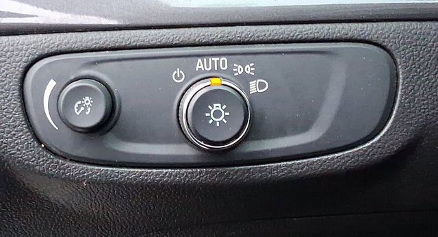 Used 2019 Buick Encore Preferred image 13