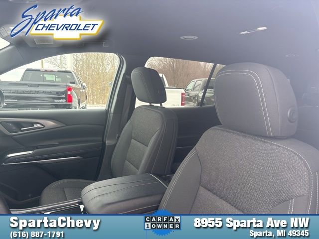 Used 2025 Chevrolet Traverse LT image 15
