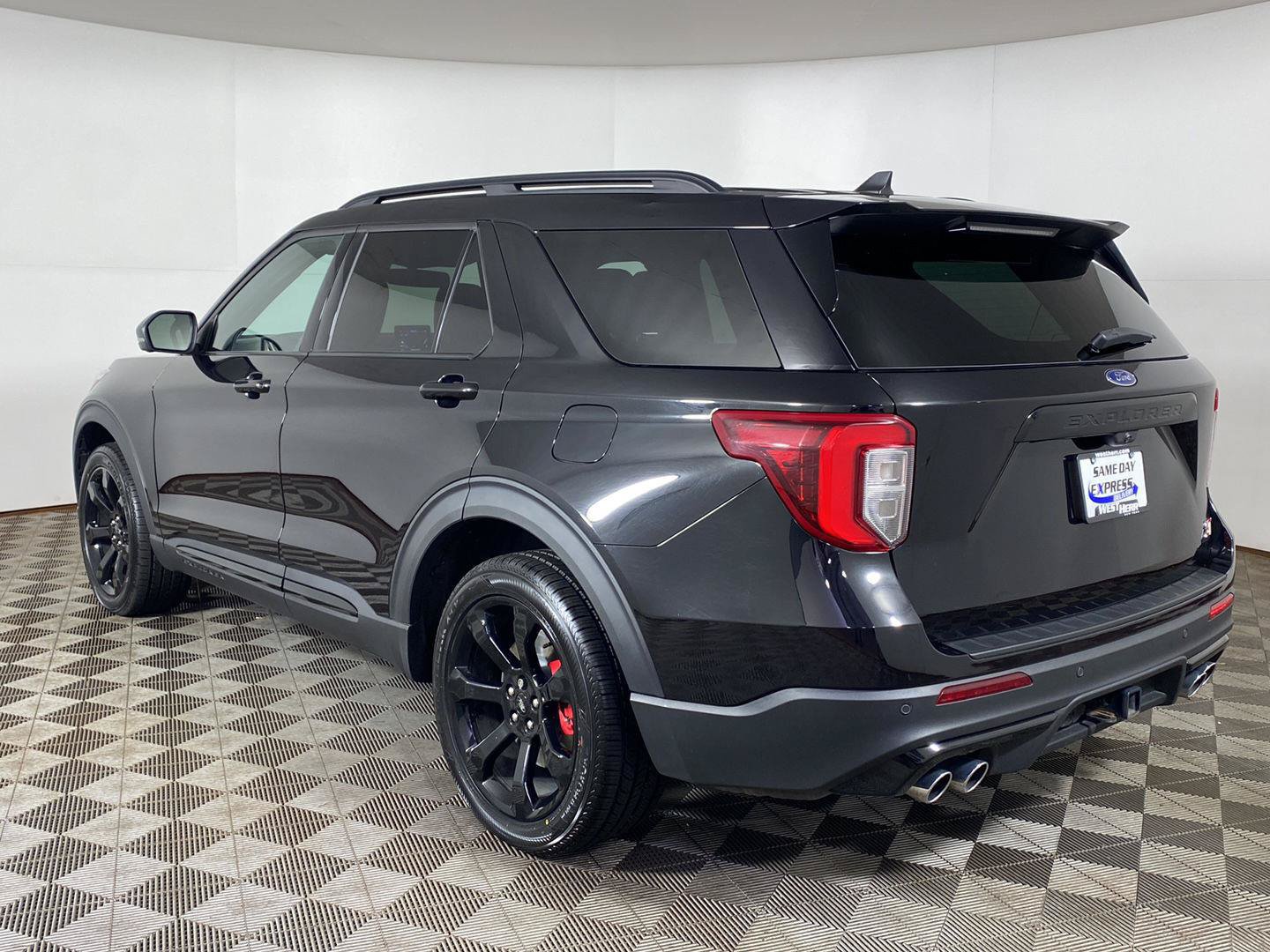Used 2023 Ford Explorer ST w/ Equipment Group 401A AWD/4WD image 5