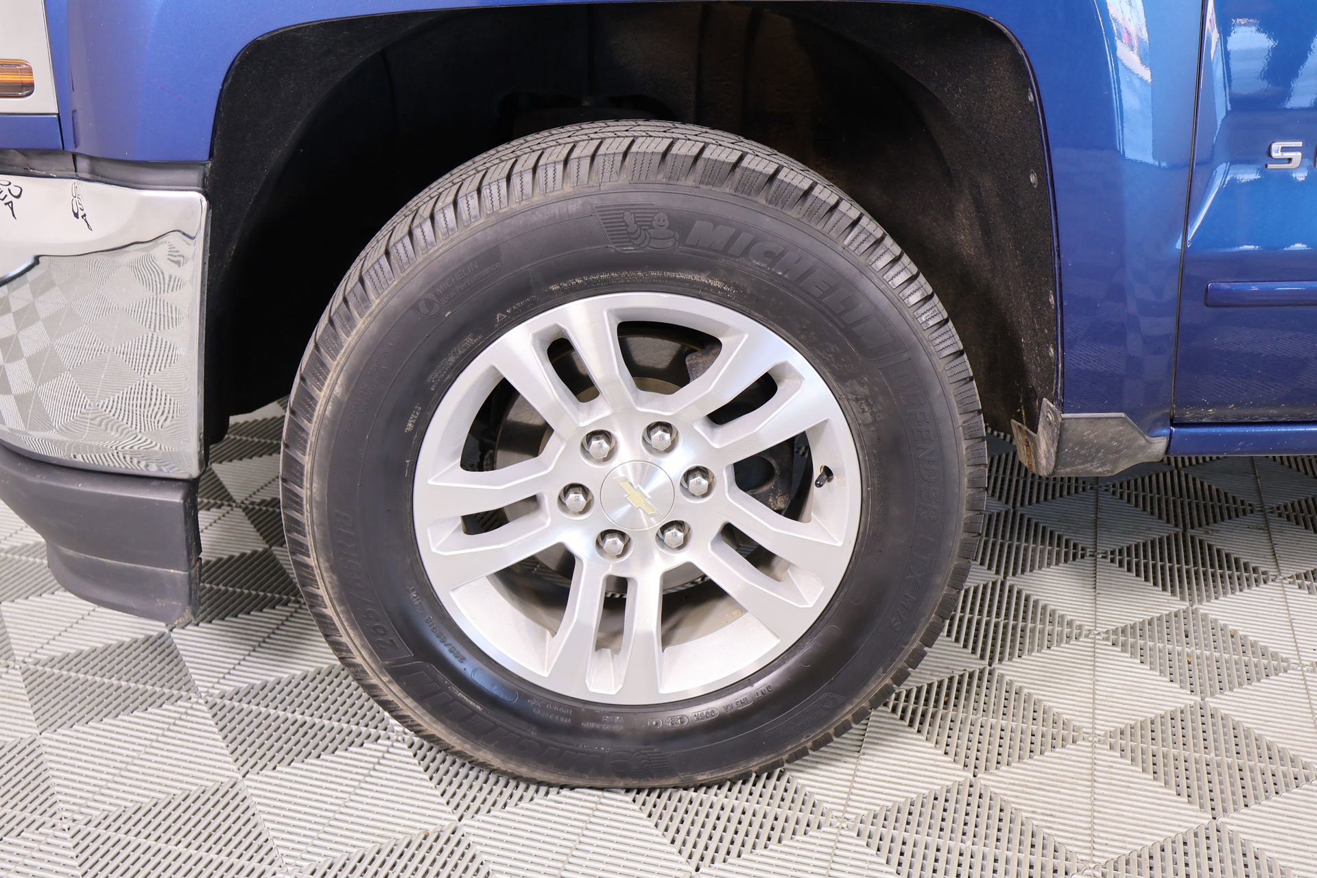 Used 2018 Chevrolet Silverado 1500 LT w/ All Star Edition image 16