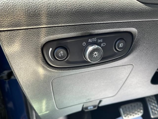 Used 2023 Buick Encore GX Select w/ Safety Package II AWD/4WD image 38