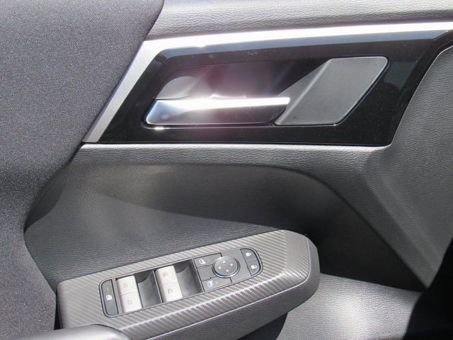 New 2025 Mitsubishi Outlander ES image 12