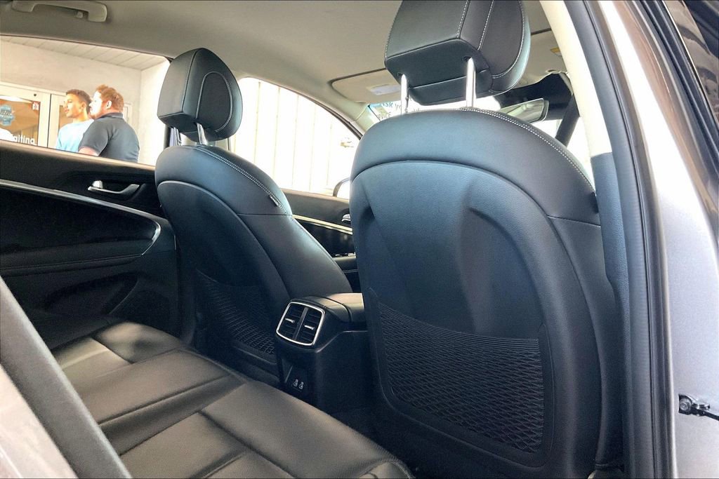 Used 2025 Genesis G70 2.5T AWD/4WD image 20