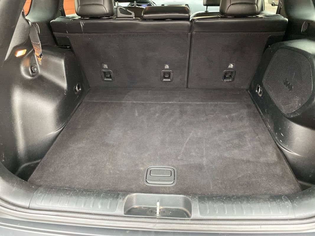 Used 2019 Jeep Cherokee Trailhawk w/ Cold Weather Group AWD/4WD image 29