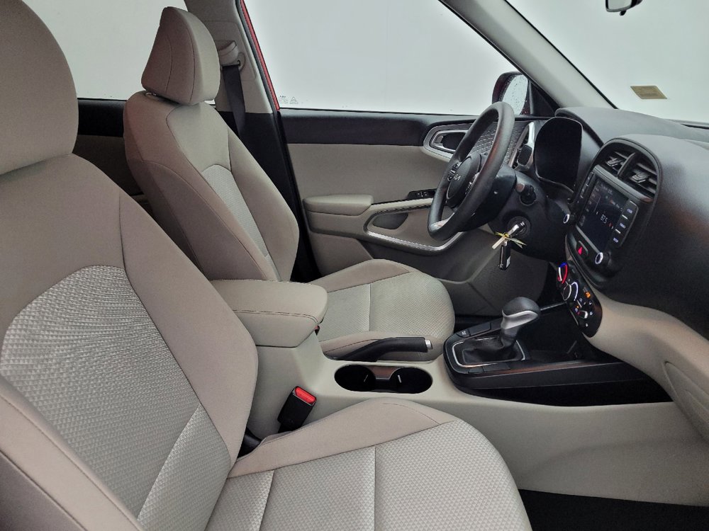 Used 2025 Kia Soul LX image 21
