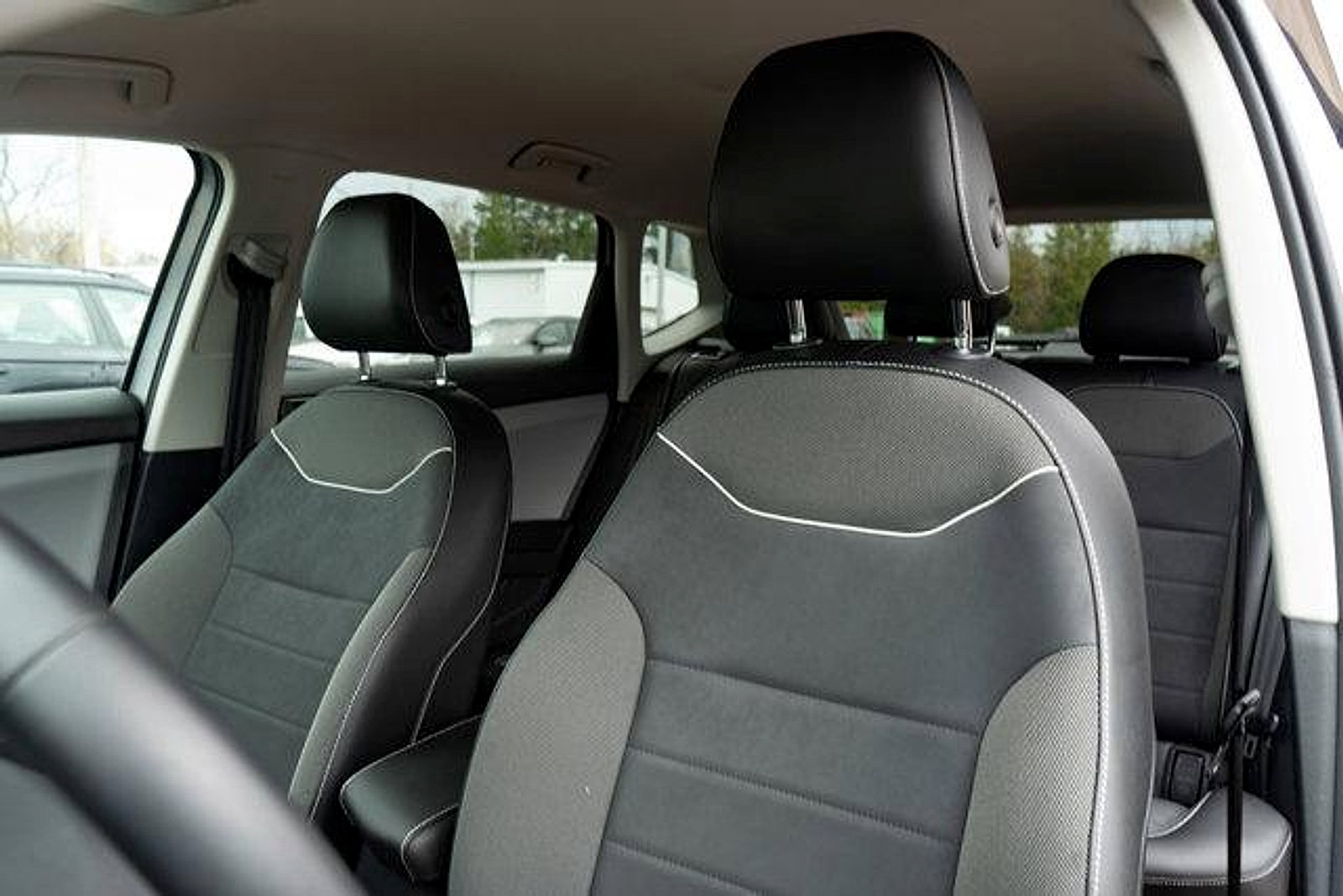 Certified 2023 Volkswagen Taos SE AWD/4WD image 9