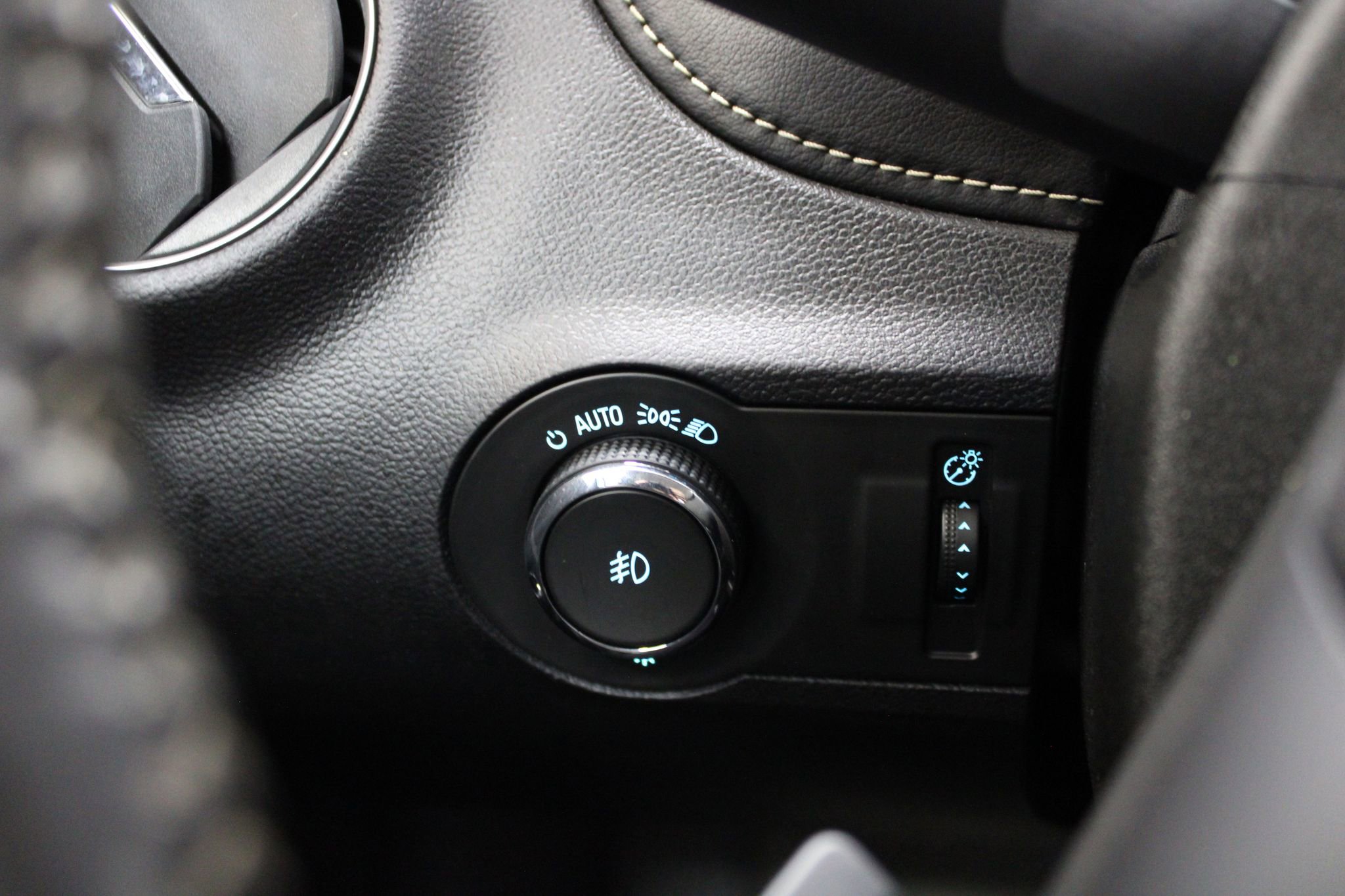 Used 2015 Chevrolet Camaro SS w/ Rear Vision Package image 29