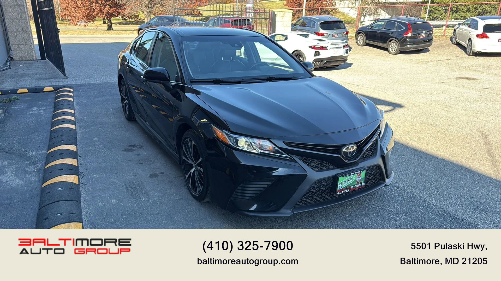 Used 2018 Toyota Camry SE image 3