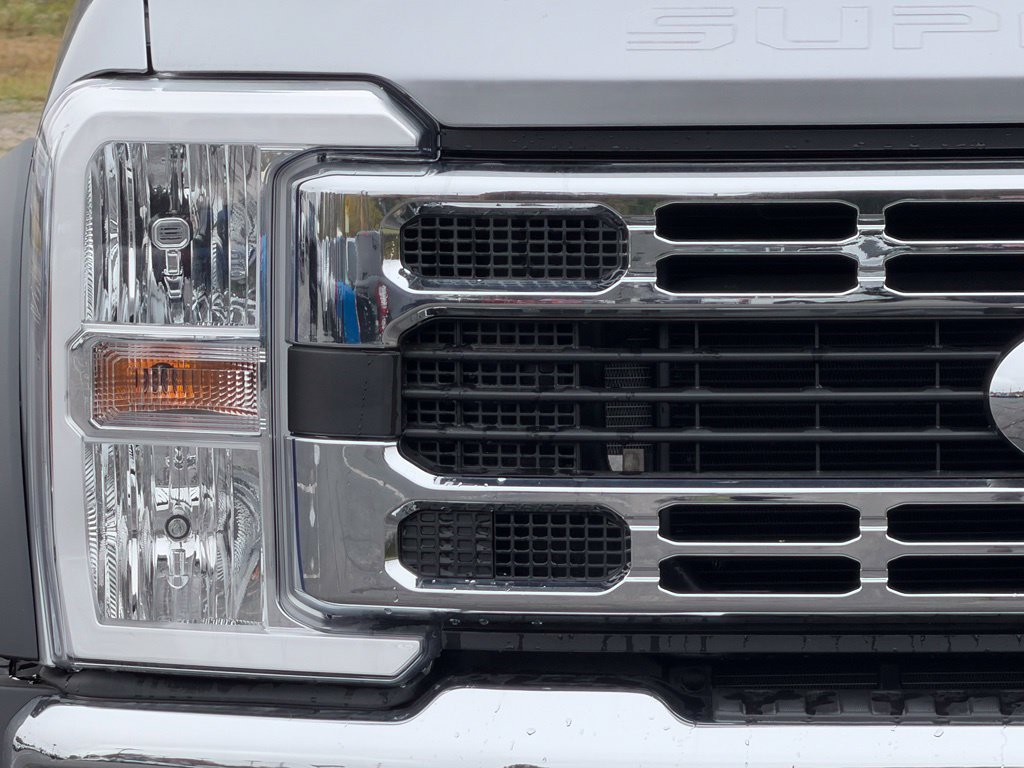 New 2026 Ford F450 XL w/ XL Chrome Package AWD/4WD image 4
