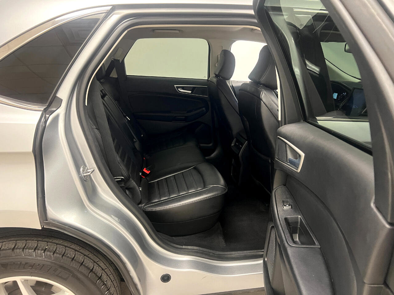 Used 2024 Ford Edge SEL image 31