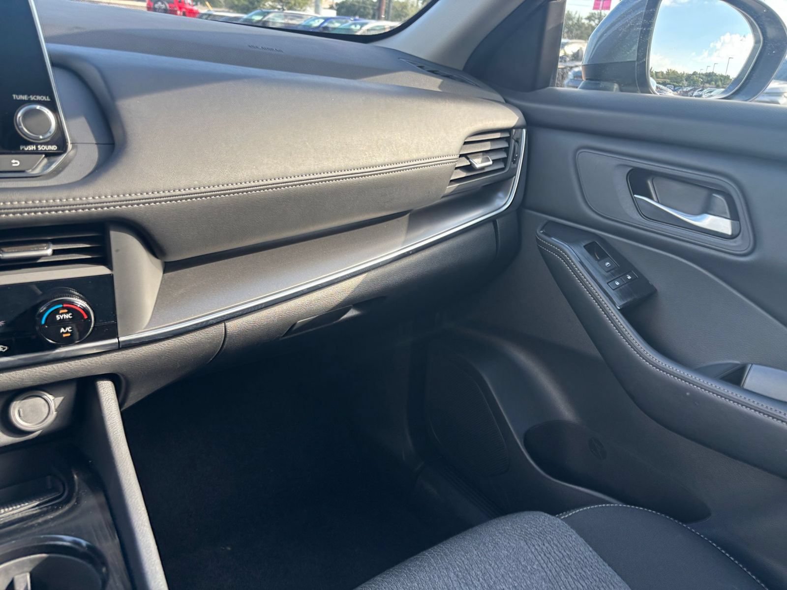 Used 2026 Nissan Rogue SV AWD/4WD image 36