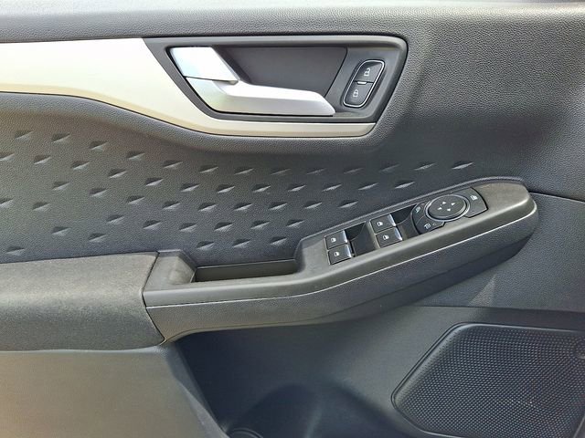 Used 2020 Ford Escape SE image 10