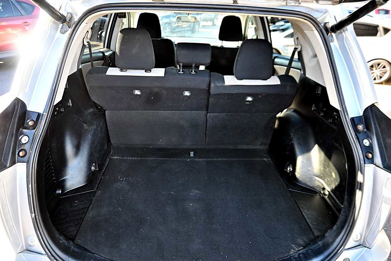 Used 2016 Toyota RAV4 XLE AWD/4WD image 9