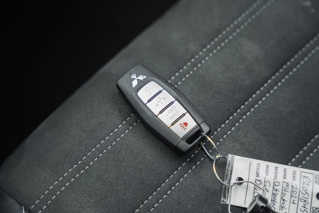 Used 2024 Mitsubishi Outlander SE FWD image 49