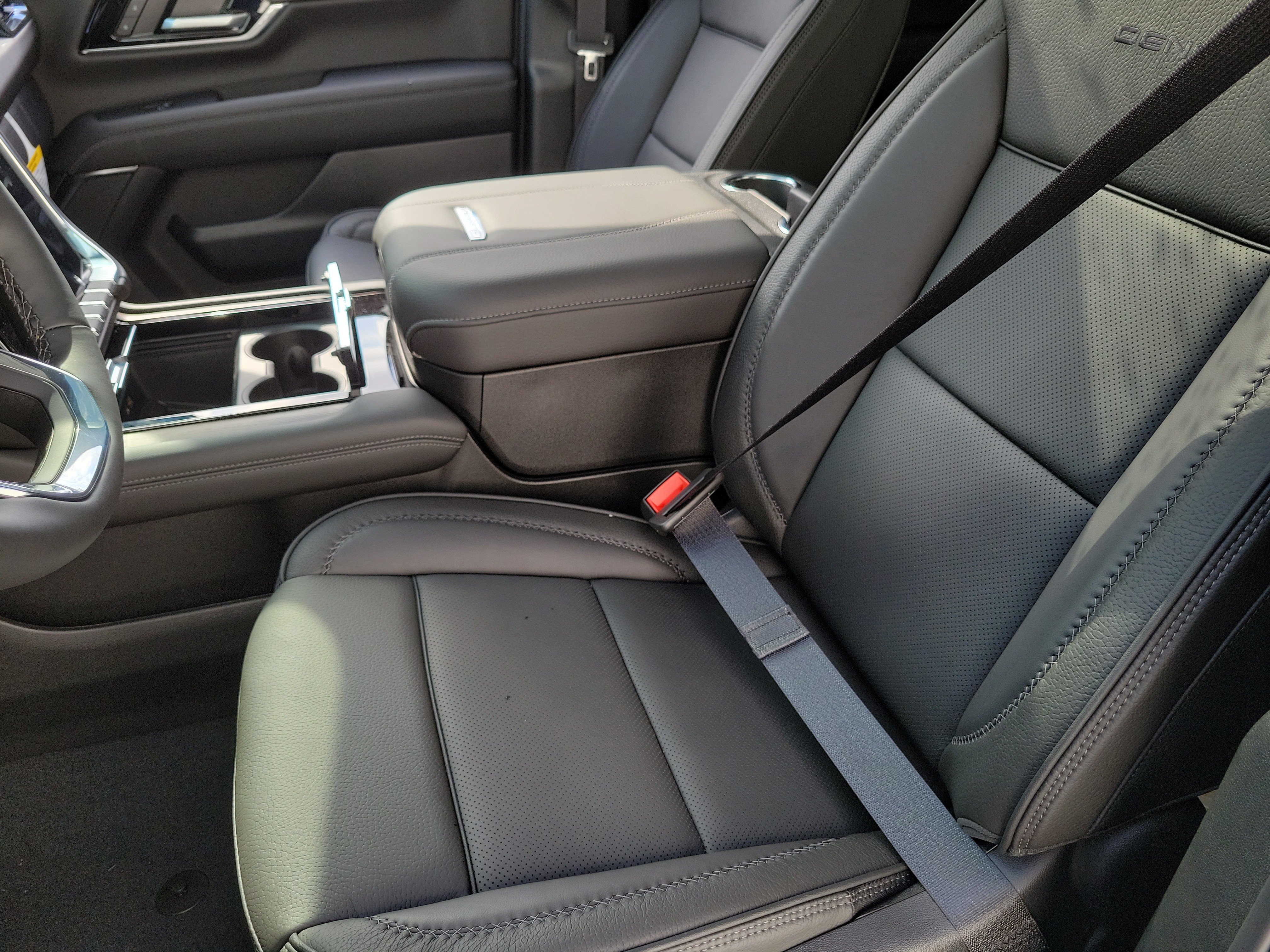 New 2026 GMC Yukon XL Denali AWD/4WD image 23
