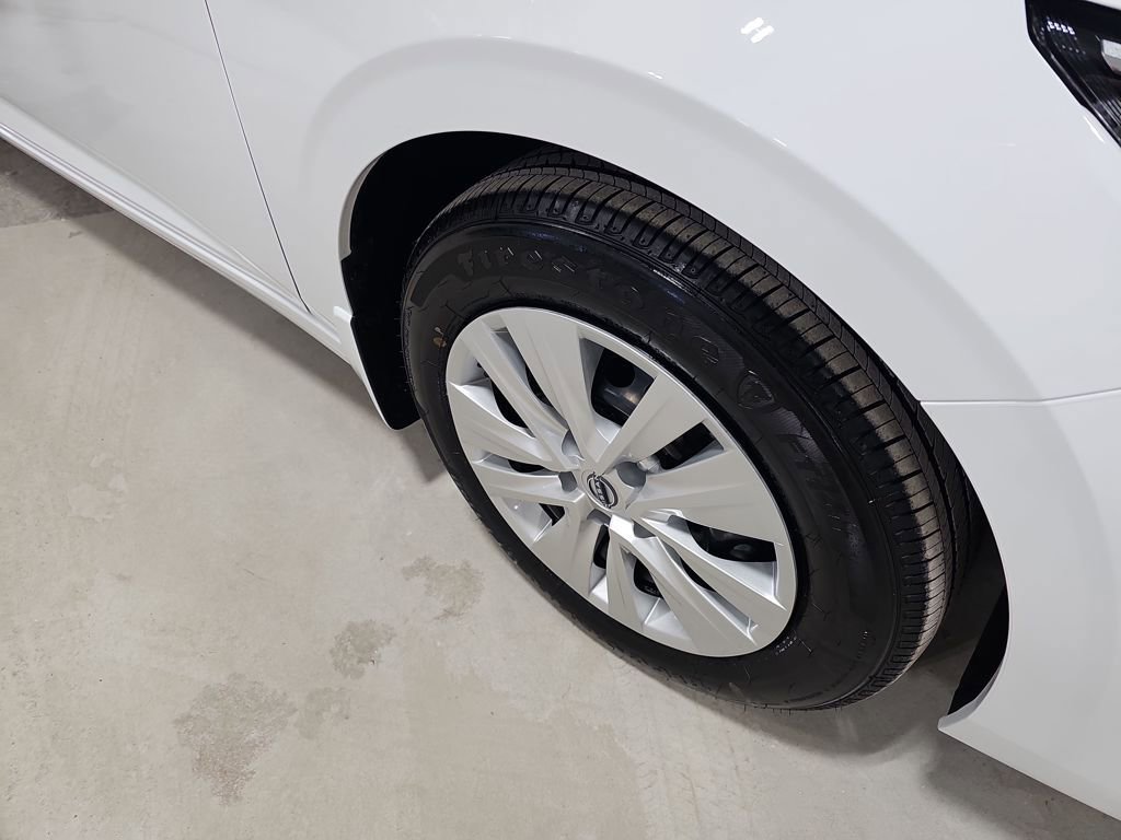 Used 2025 Nissan Sentra S image 11