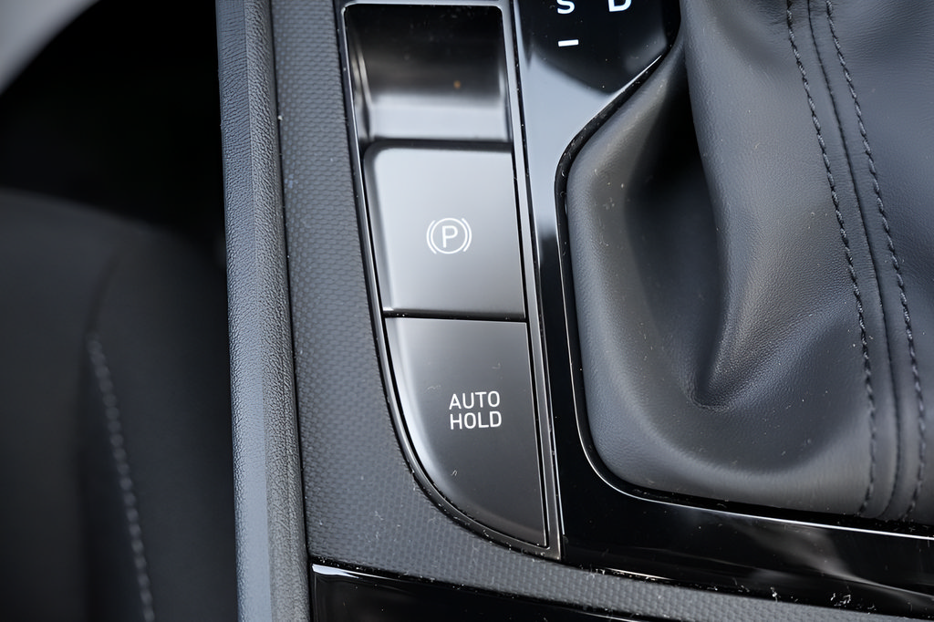 Certified 2026 Hyundai Elantra SEL Sport Premium FWD image 30