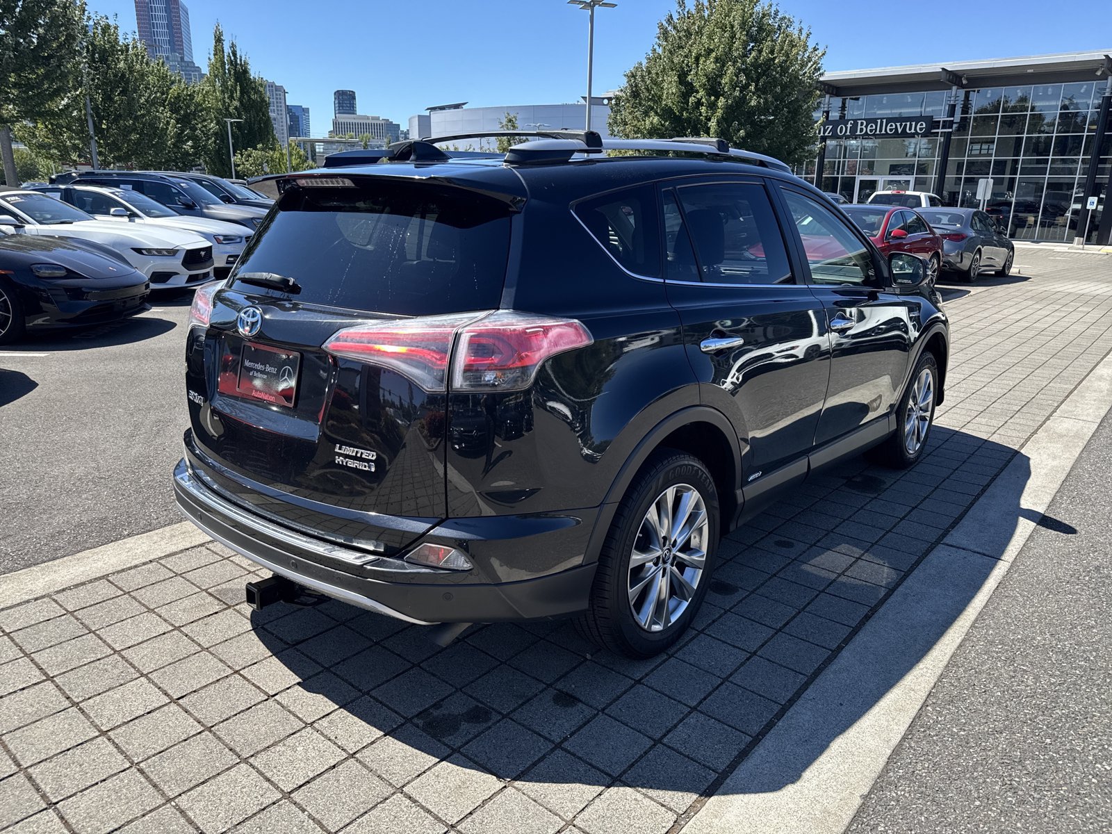 Used 2017 Toyota RAV4 Limited AWD/4WD image 5