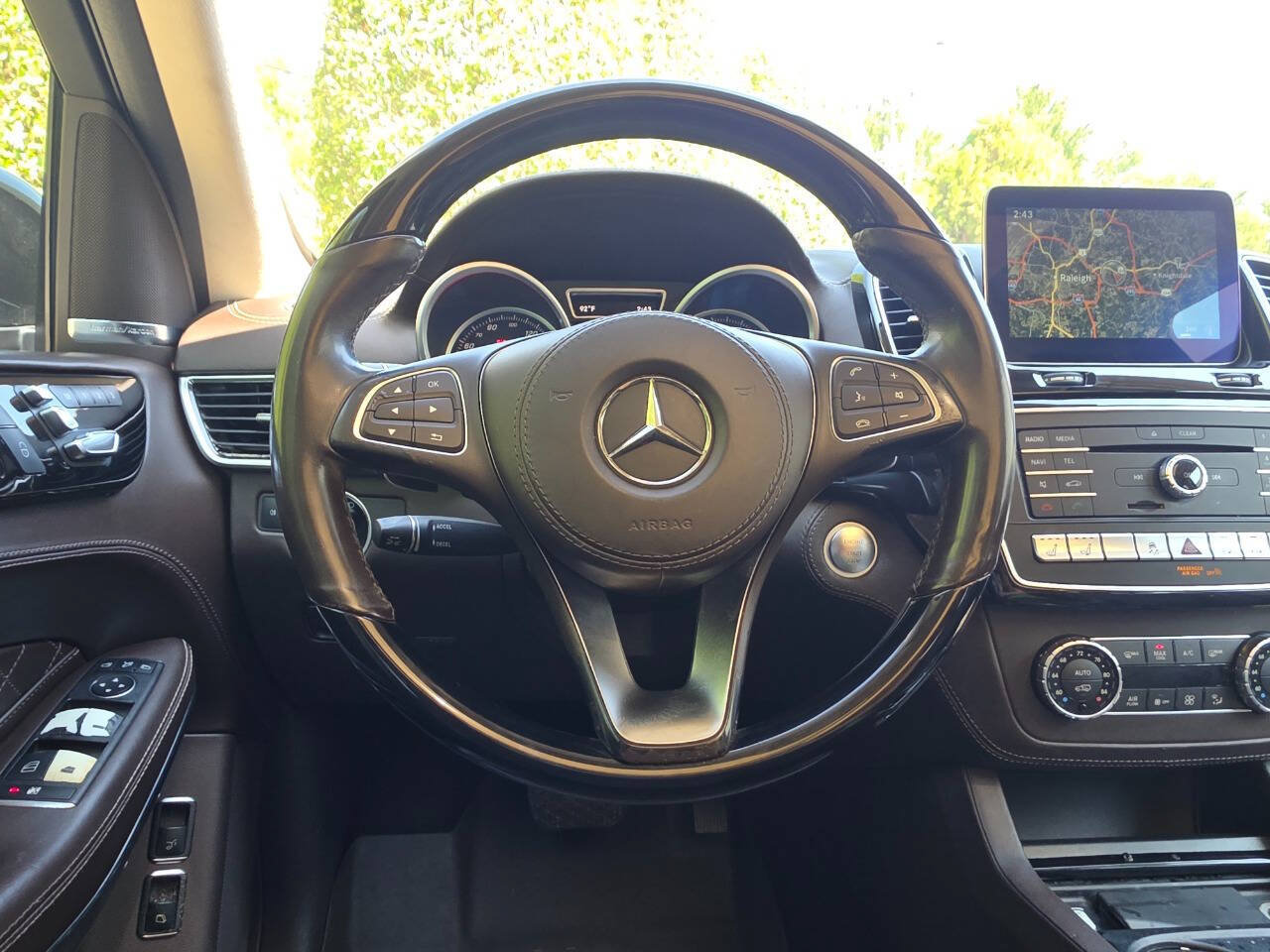 Used 2017 Mercedes-Benz GLS 550 4MATIC image 21