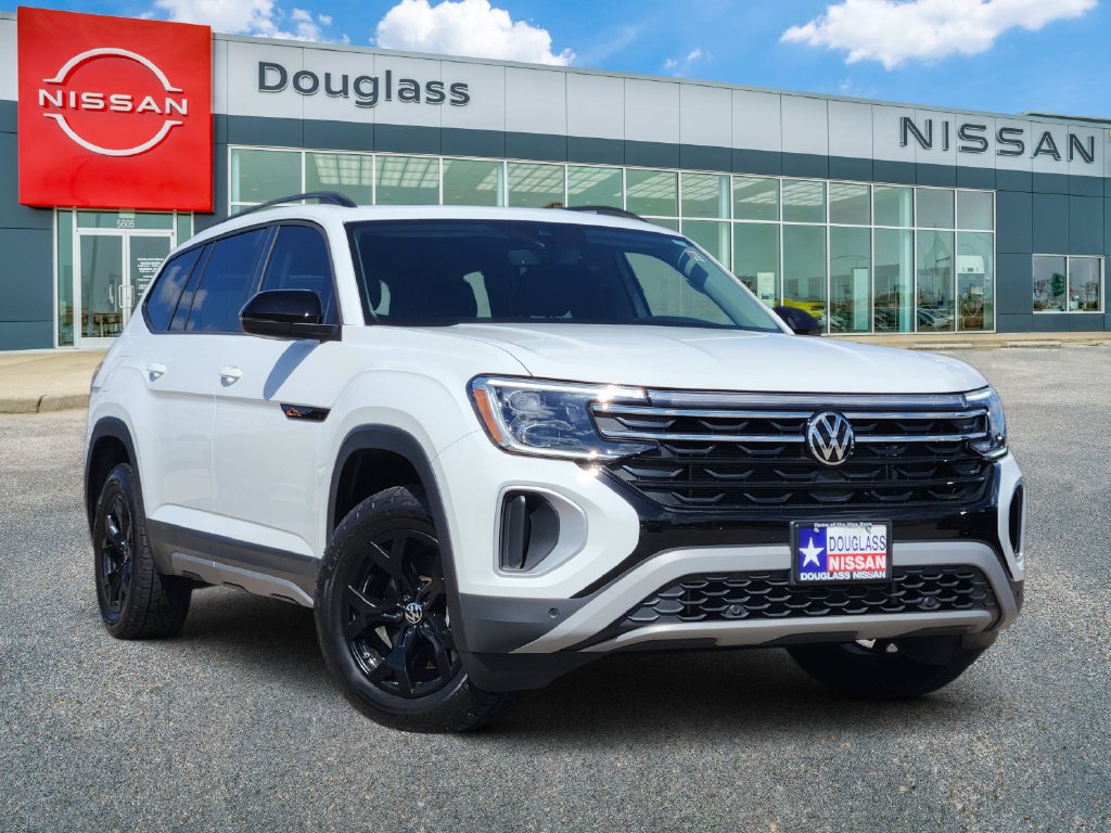 Used 2025 Volkswagen Atlas Peak Edition SE AWD/4WD image 1