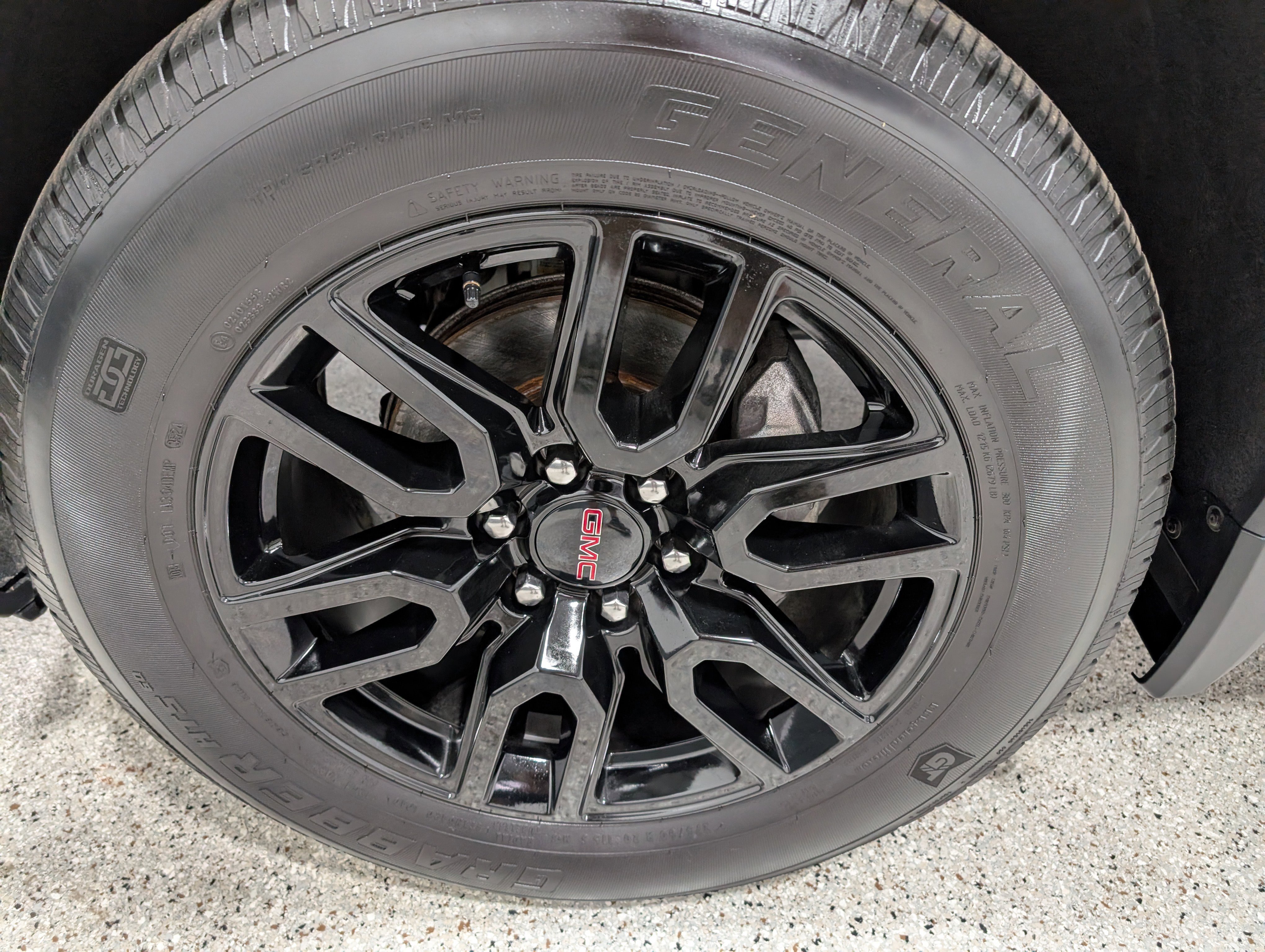 Used 2025 GMC Sierra 1500 Elevation image 10