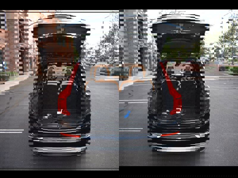 Used 2017 Volvo XC90 T8 Inscription w/ Luxury Package image 22