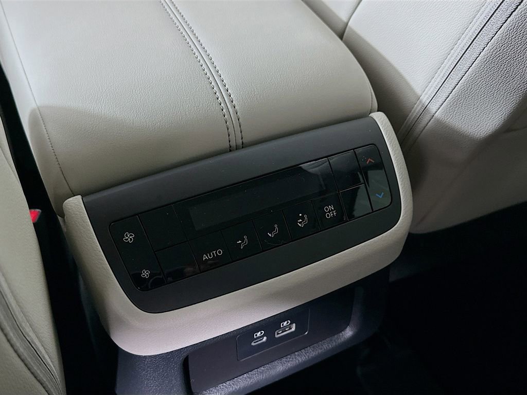 New 2025 Nissan Pathfinder SL w/ Black Appearance Package image 33