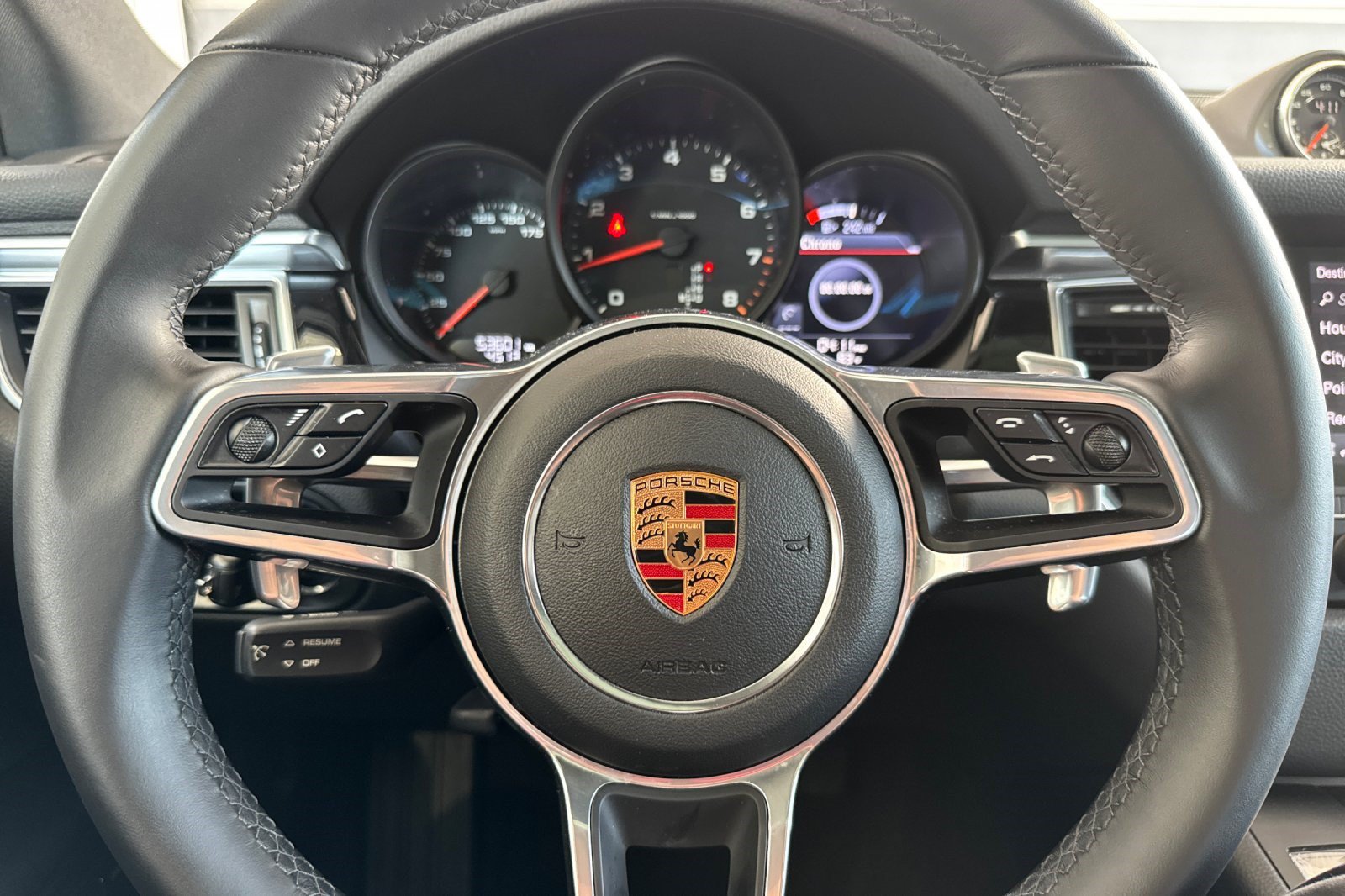 Used 2018 Porsche Macan Sport Edition AWD/4WD image 29