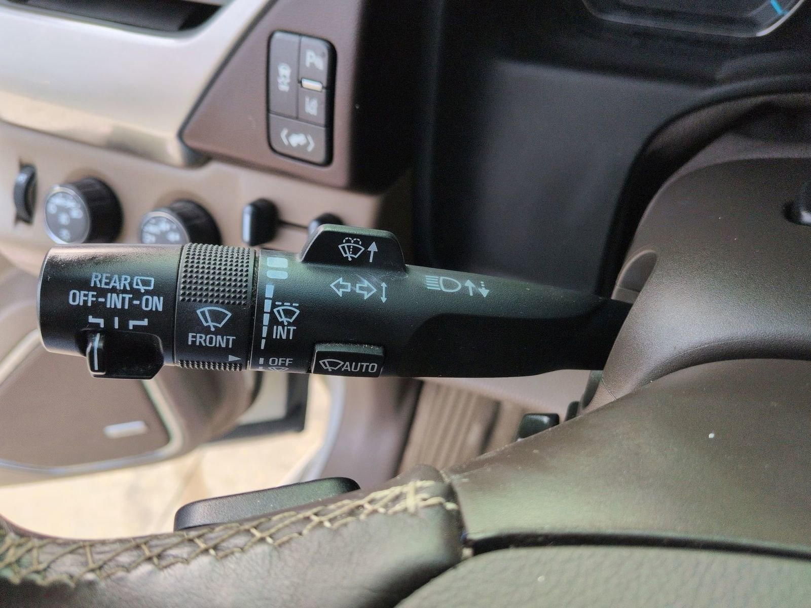 Used 2015 Chevrolet Suburban LTZ image 62