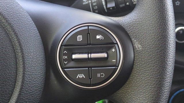 Used 2025 Kia Soul LX FWD image 20