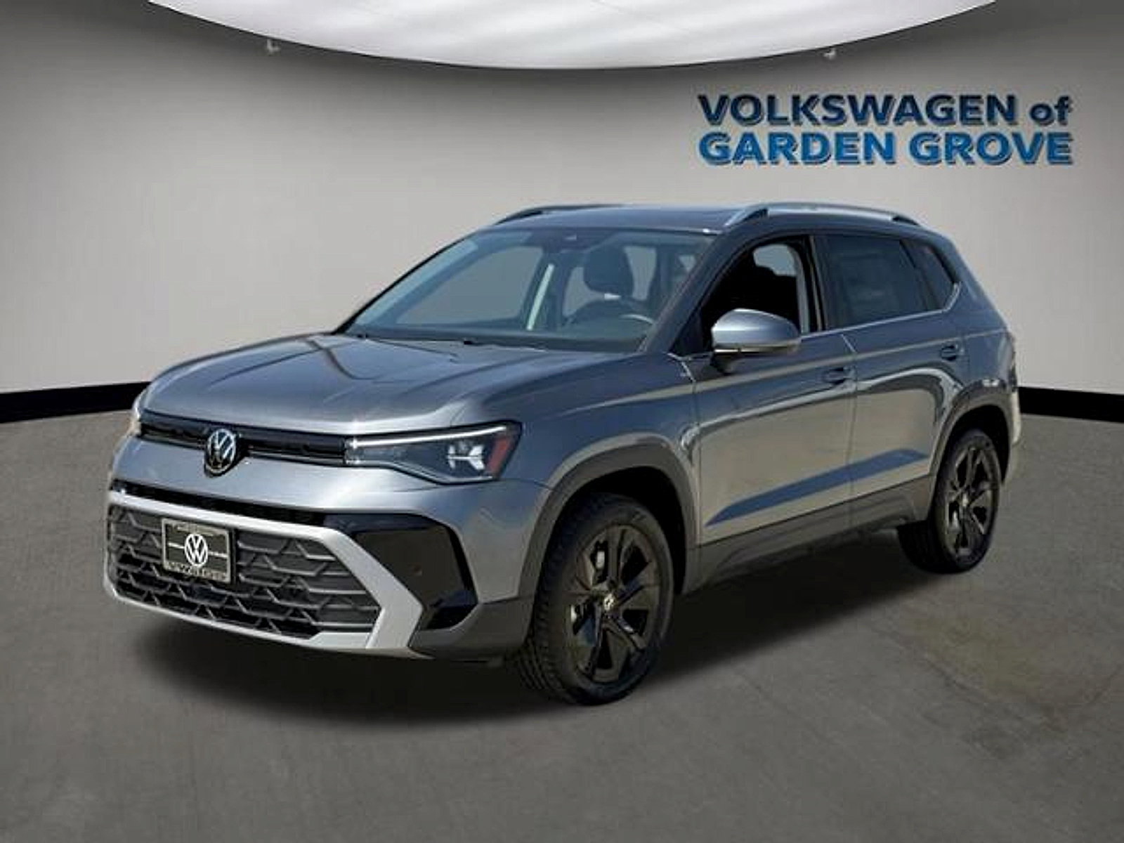 New 2026 Volkswagen Taos SE FWD image 4