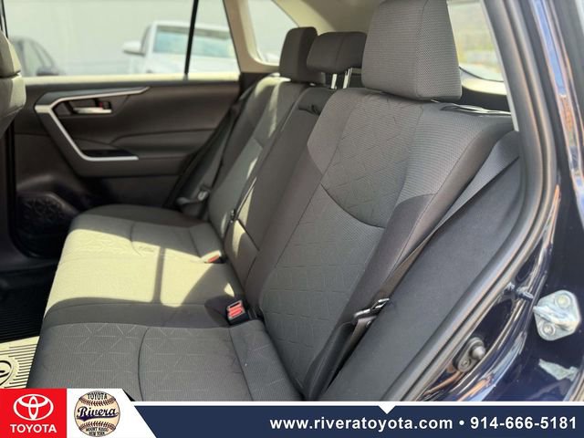 Used 2021 Toyota RAV4 XLE image 17