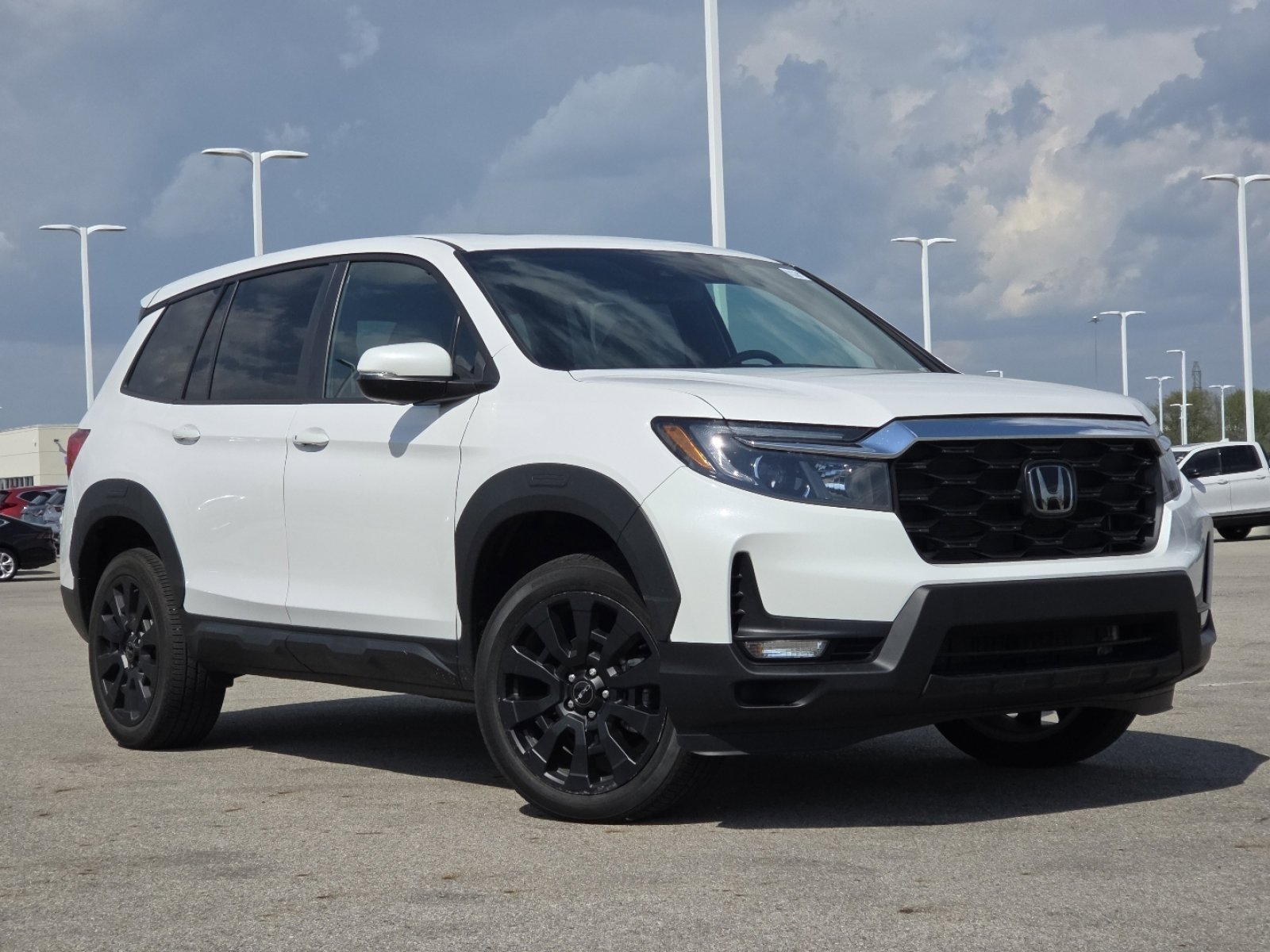 Used 2023 Honda Passport EX-L image 2