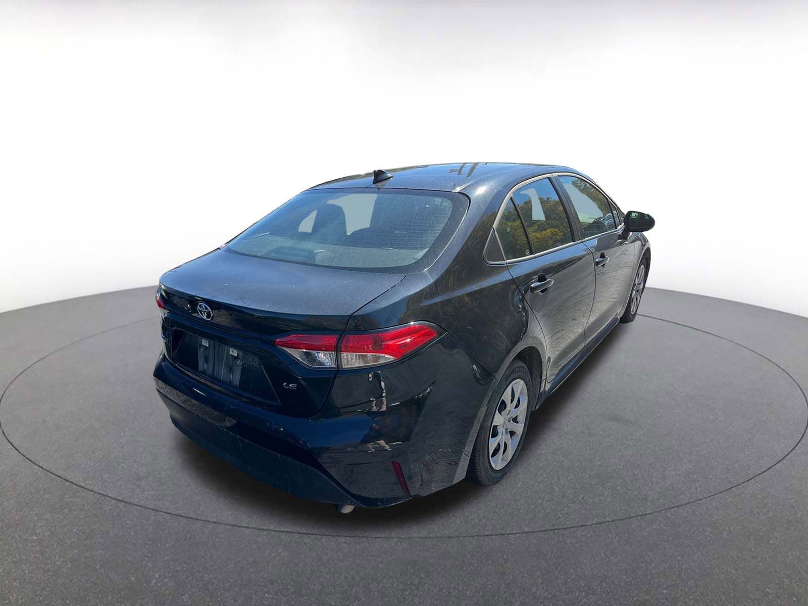 Used 2025 Toyota Corolla LE image 9