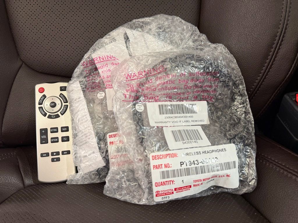 Certified 2023 Toyota Sienna Platinum image 23