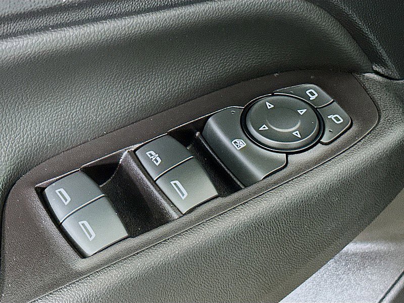 Used 2019 Chevrolet Equinox LT image 18