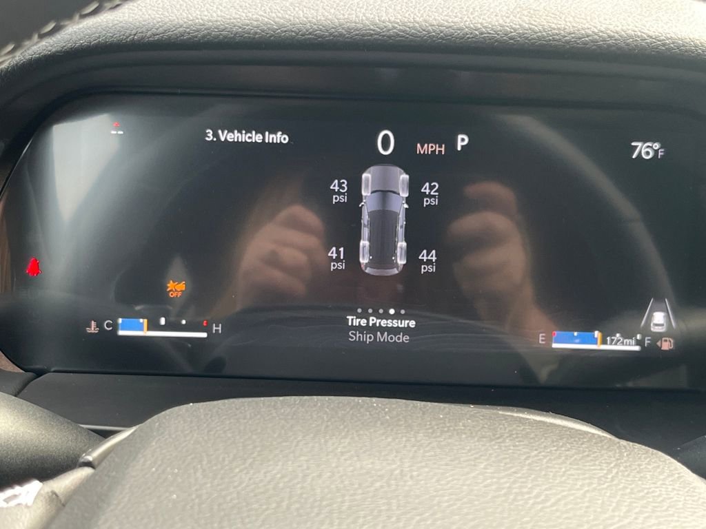 New 2025 Jeep Grand Cherokee Altitude image 3