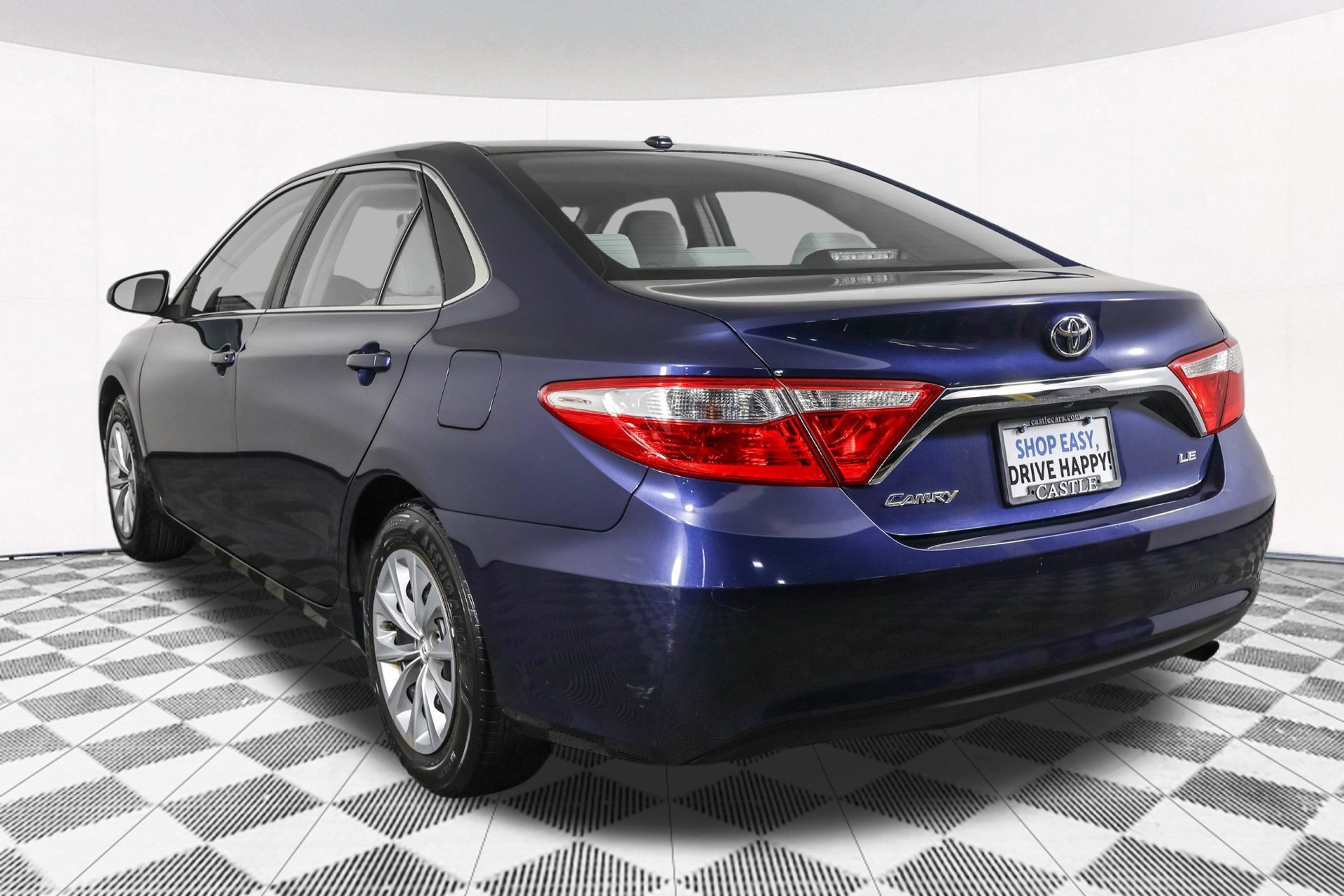 Used 2017 Toyota Camry LE w/ Moonroof Package FWD image 18